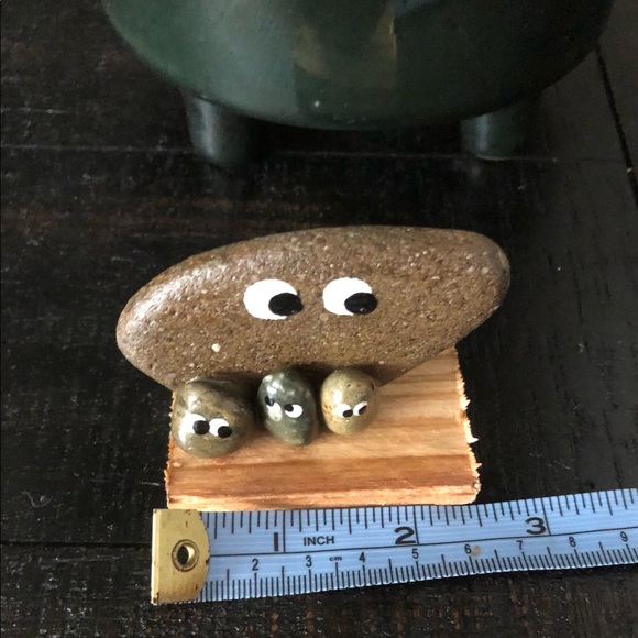 DECORATIVE PAINTED ROCKS - Picture 6 of 7